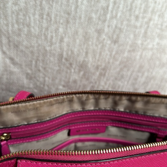 Michael Kors Large Tote - Picture 5 of 7